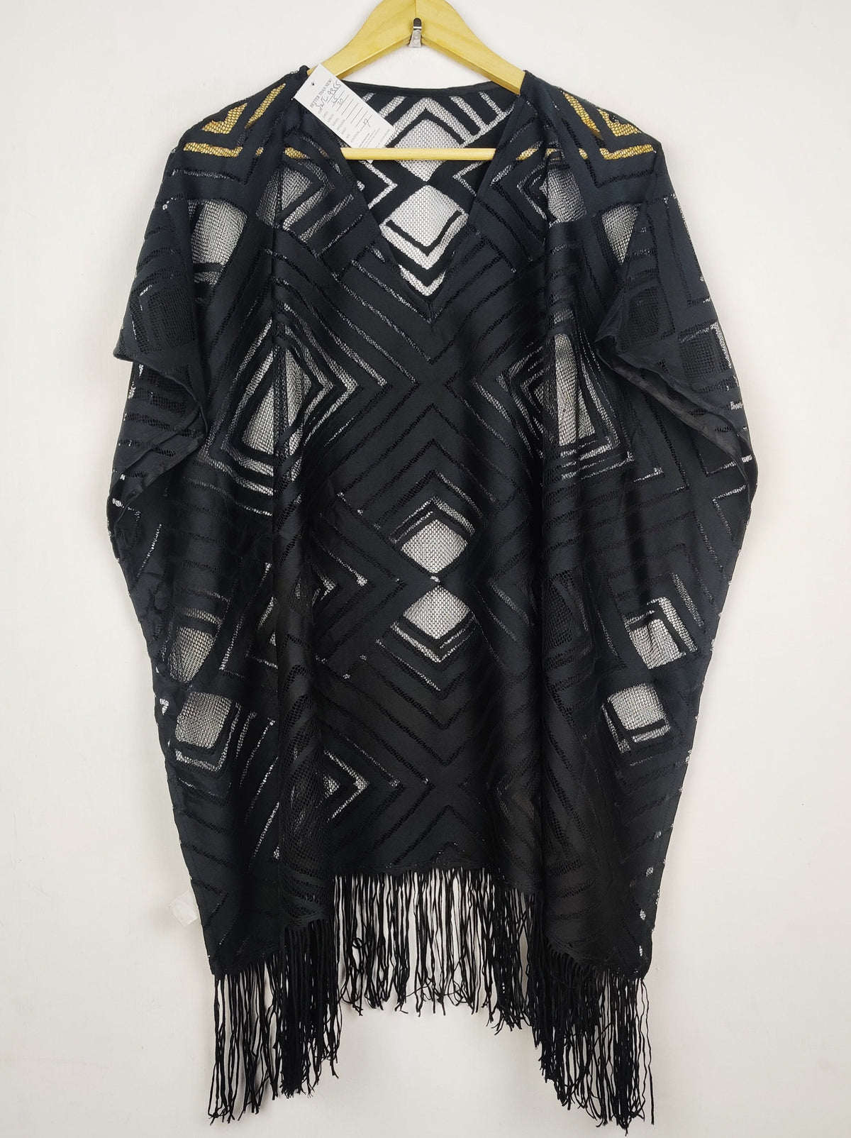 Buy online pre-used pre-loved 100% authentic & Original branded Unknown Brand (SWT-9355) available in Pakistan. Top international brands avilable.