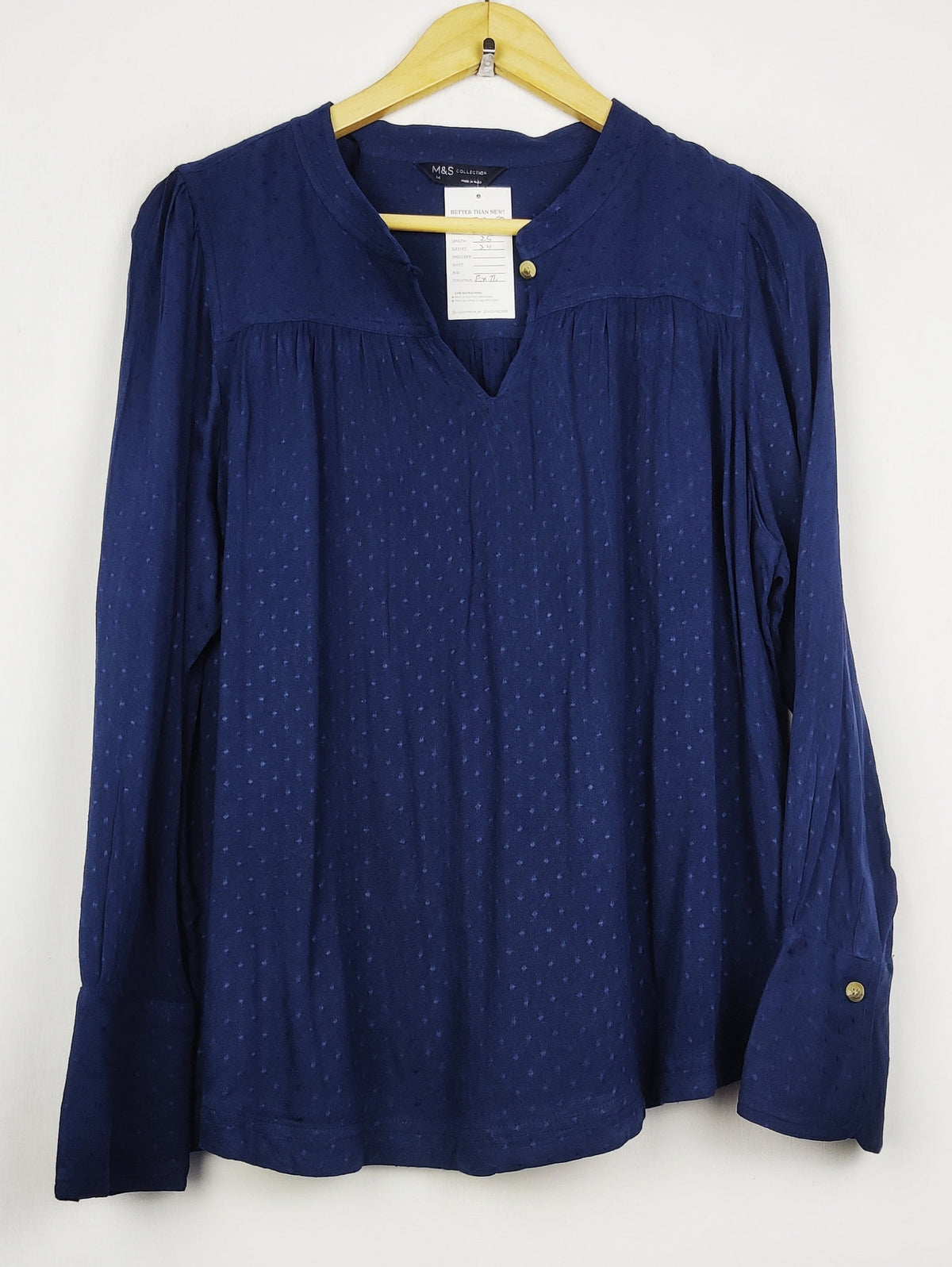 Buy online pre-used pre-loved 100% authentic & Original branded Marks & Spencer (SWT-9359) available in Pakistan. Top international brands avilable.