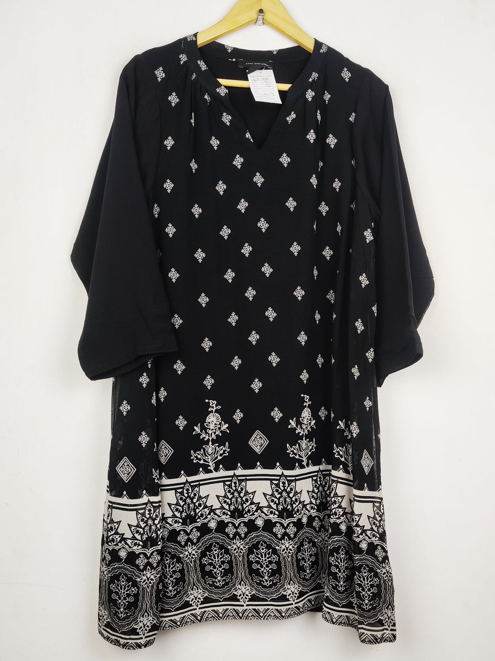 Buy online pre-used pre-loved 100% authentic & Original branded Atmosphere (SWT-9362) available in Pakistan. Top international brands avilable.