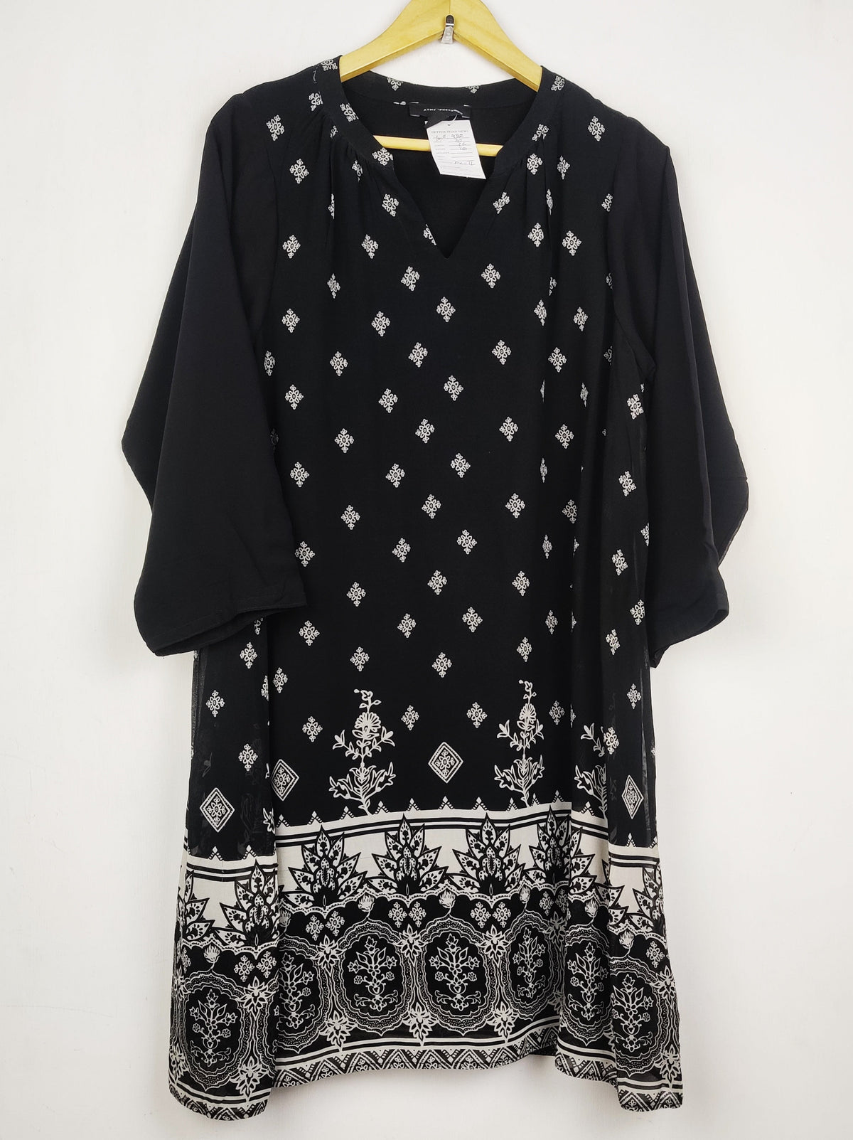 Buy online pre-used pre-loved 100% authentic & Original branded Atmosphere (SWT-9362) available in Pakistan. Top international brands avilable.