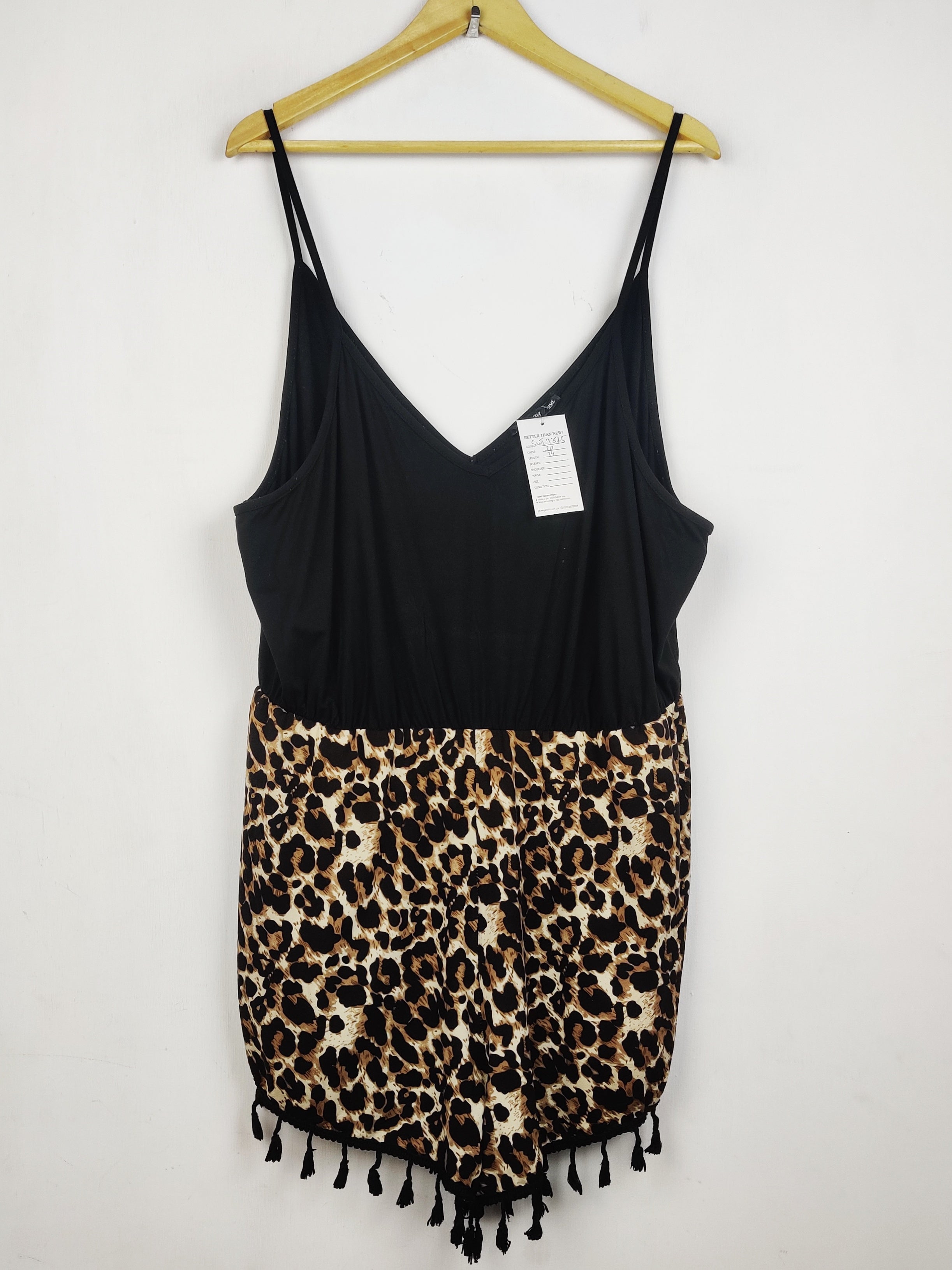 Buy online pre-used pre-loved 100% authentic & Original branded Shein (SWT-9375) available in Pakistan. Top international brands avilable.