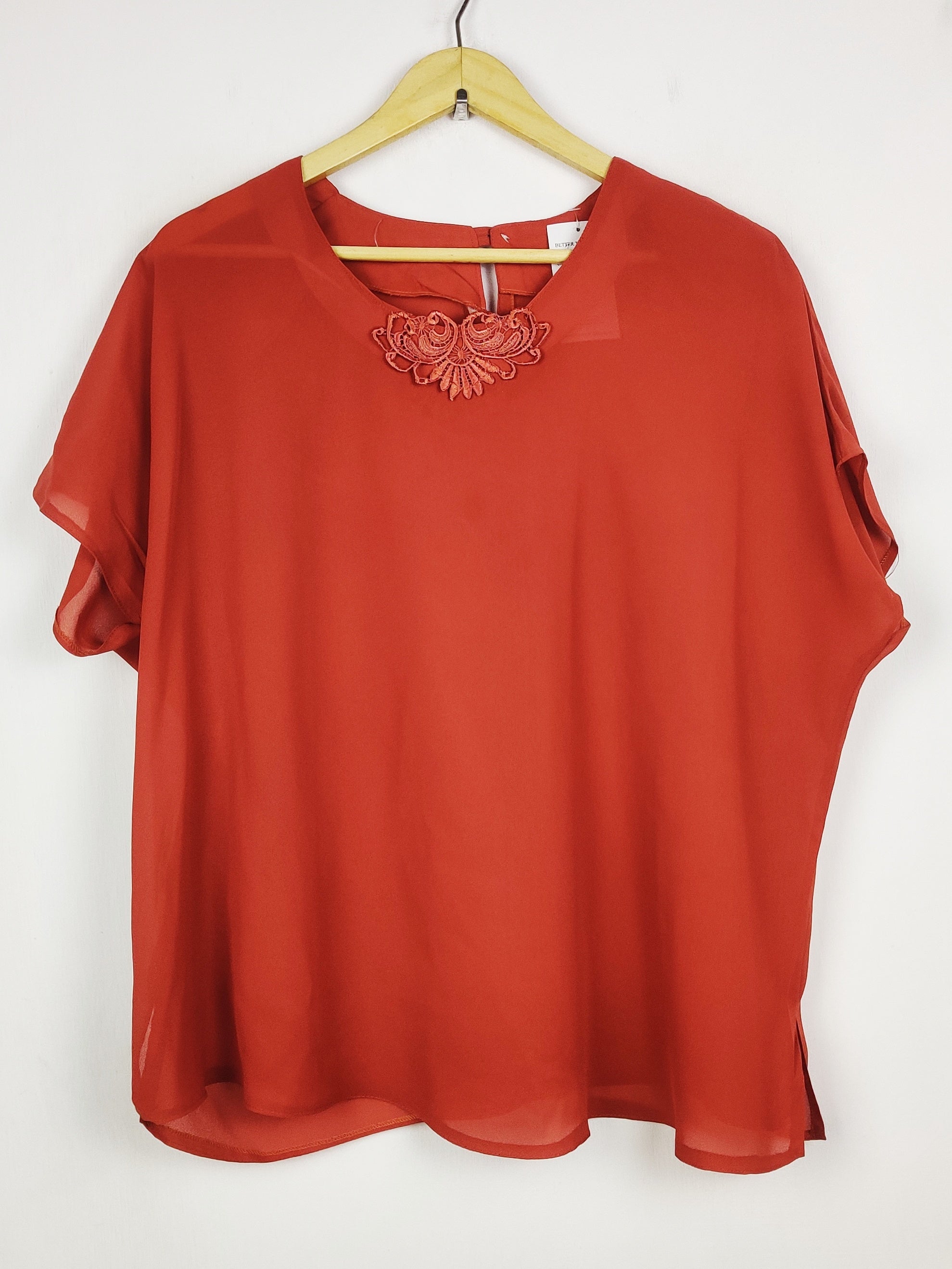 Buy online pre-used pre-loved 100% authentic & Original branded Unknown Brand (SWT-9382) available in Pakistan. Top international brands avilable.