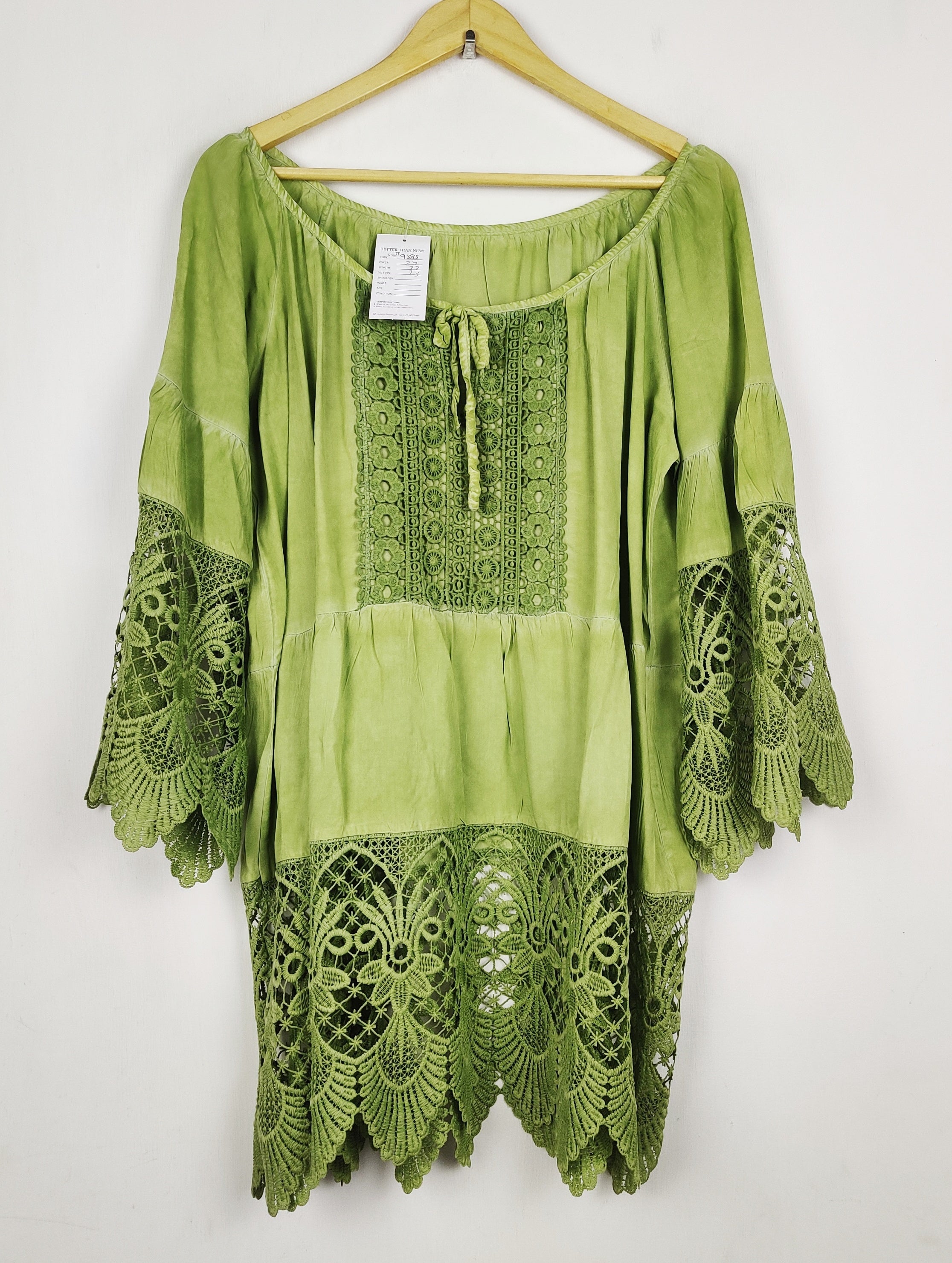 Buy online pre-used pre-loved 100% authentic & Original branded Unknown Brand (SWT-9385) available in Pakistan. Top international brands avilable.