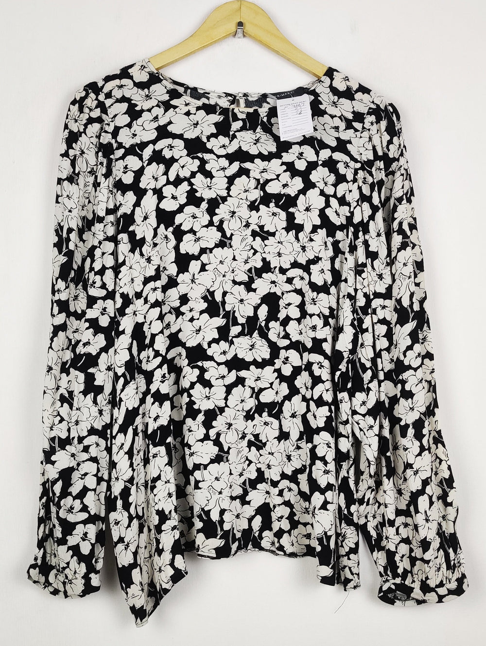 Buy online pre-used pre-loved 100% authentic & Original branded Primark (SWT-9387) available in Pakistan. Top international brands avilable.