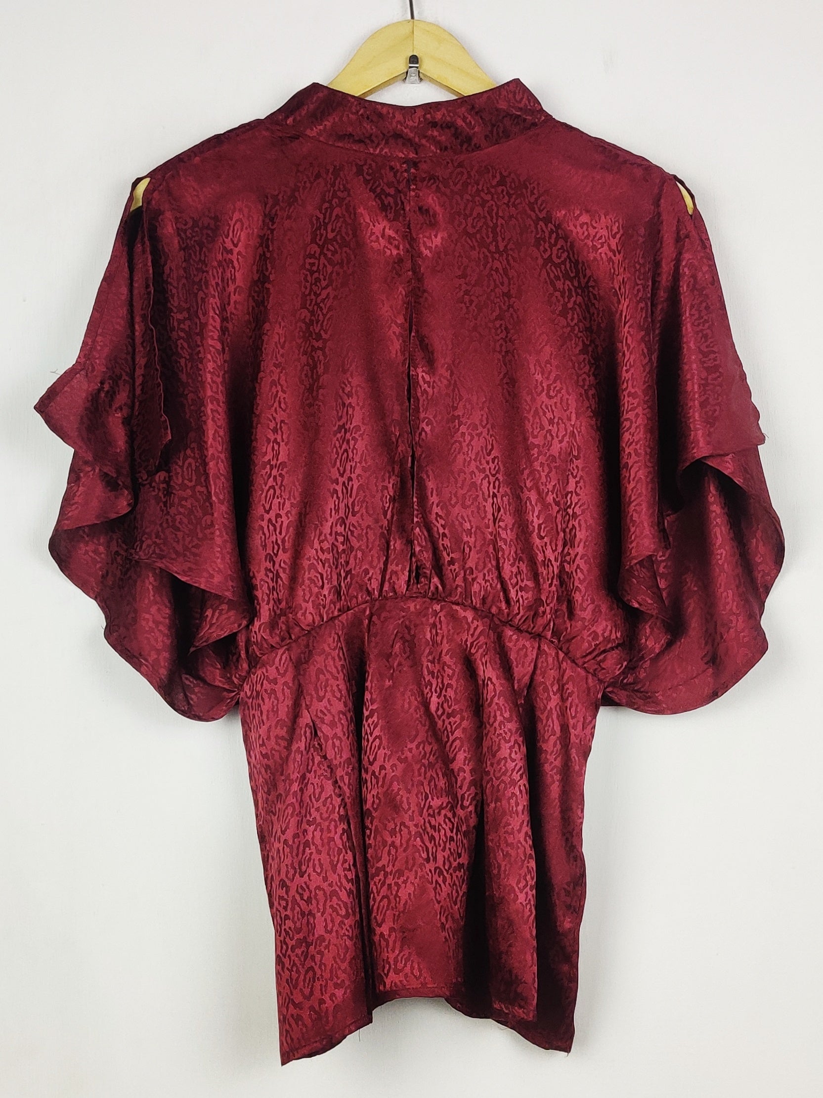 Buy online pre-used pre-loved 100% authentic & Original branded Asos (SWT-9396) available in Pakistan. Top international brands avilable.