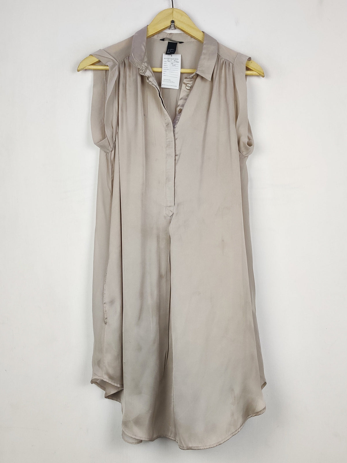 Buy online pre-used pre-loved 100% authentic & Original branded H&M (SWT-9410) available in Pakistan. Top international brands avilable.