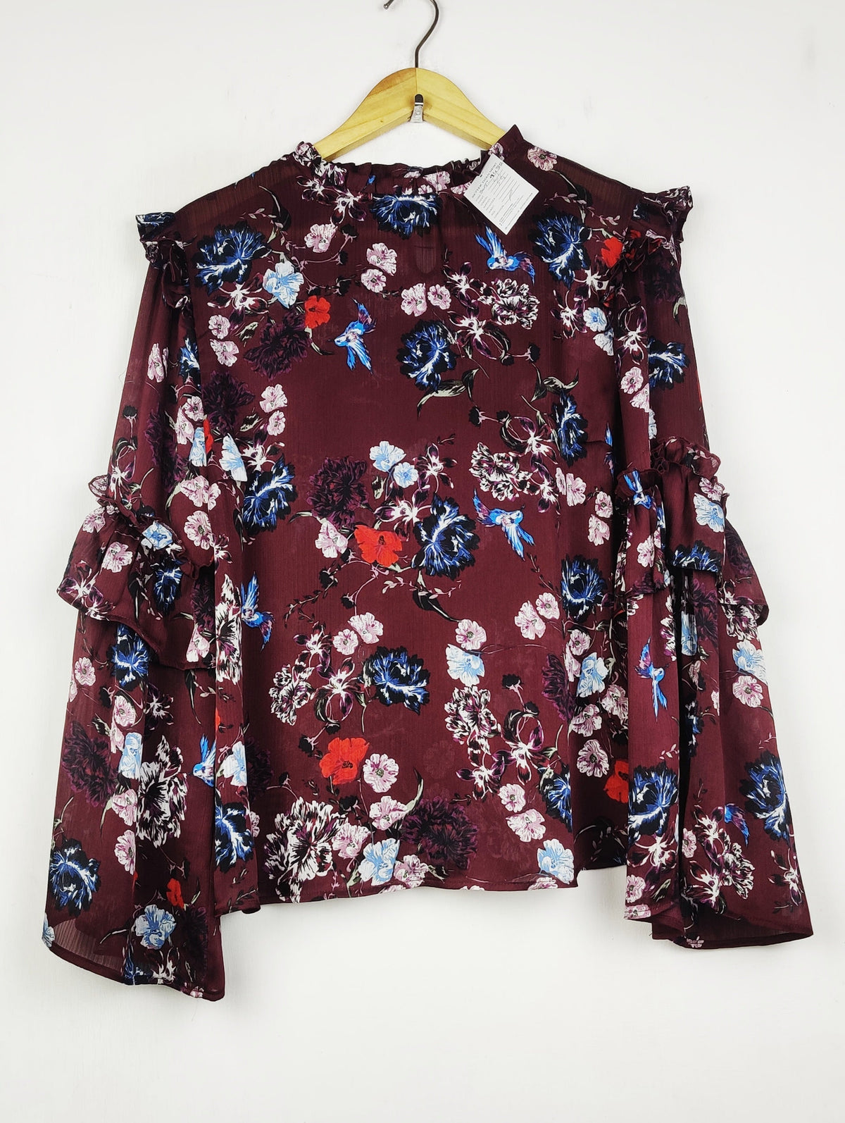 Buy online pre-used pre-loved 100% authentic & Original branded Primark (SWT-9432) available in Pakistan. Top international brands avilable.