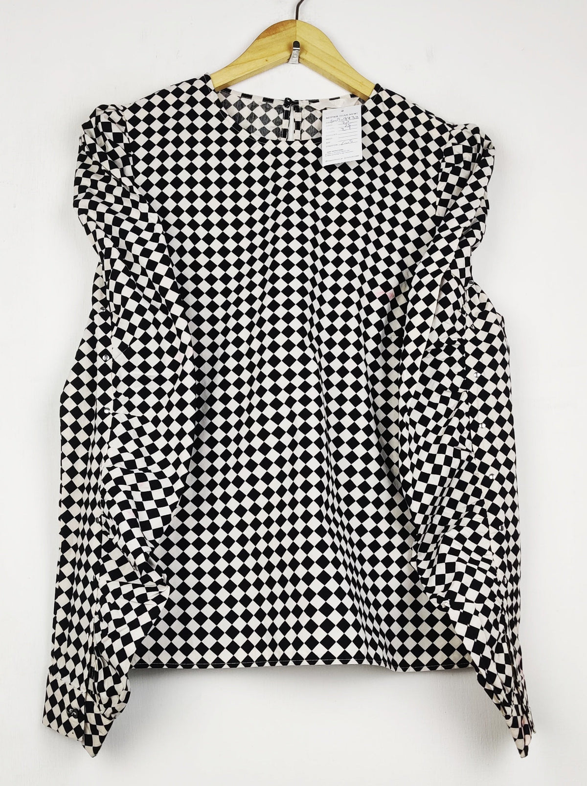 Buy online pre-used pre-loved 100% authentic & Original branded H&M (SWT-9433) available in Pakistan. Top international brands avilable.