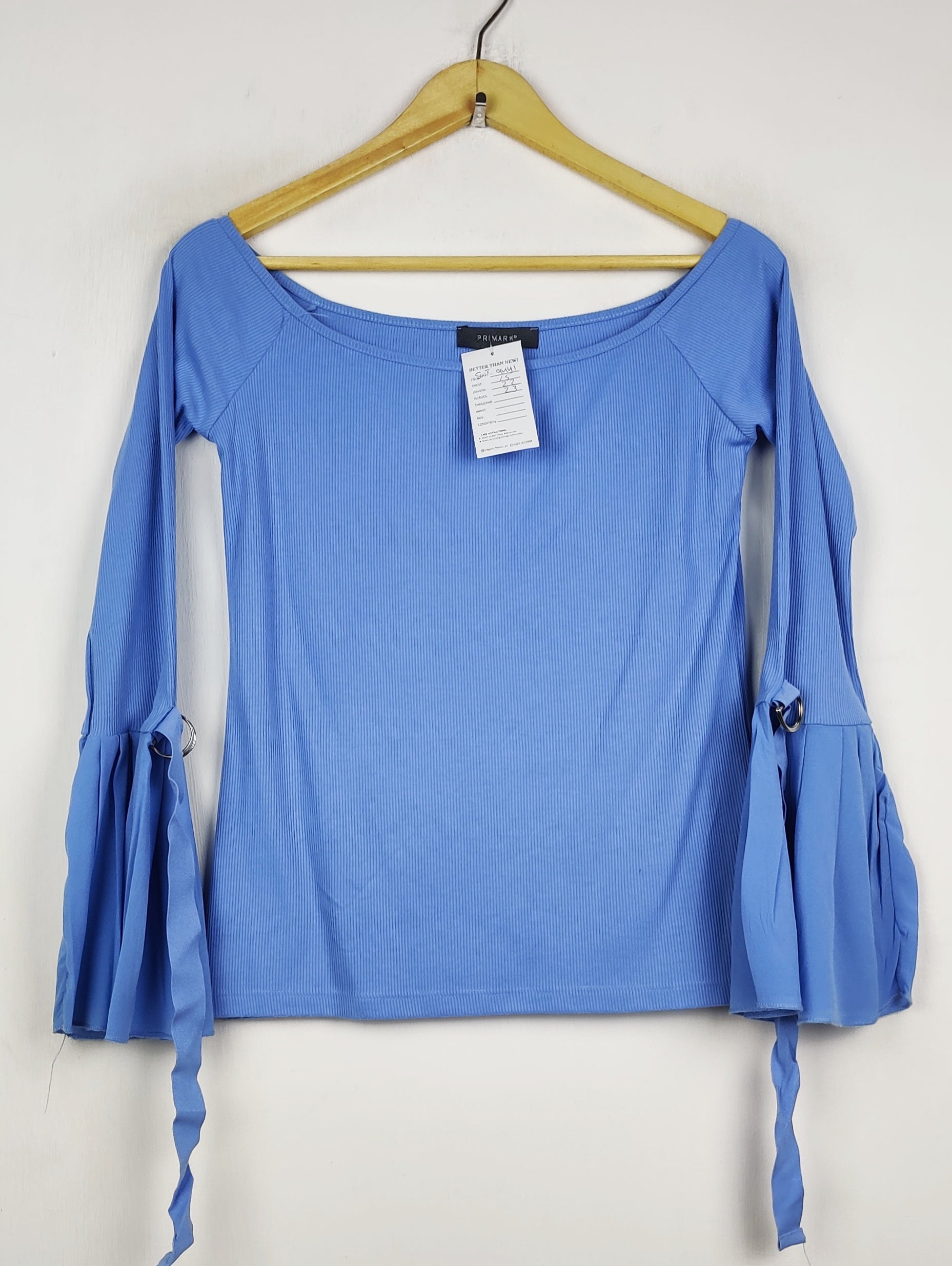 Buy online pre-used pre-loved 100% authentic & Original branded Primark (SWT-9441) available in Pakistan. Top international brands avilable.