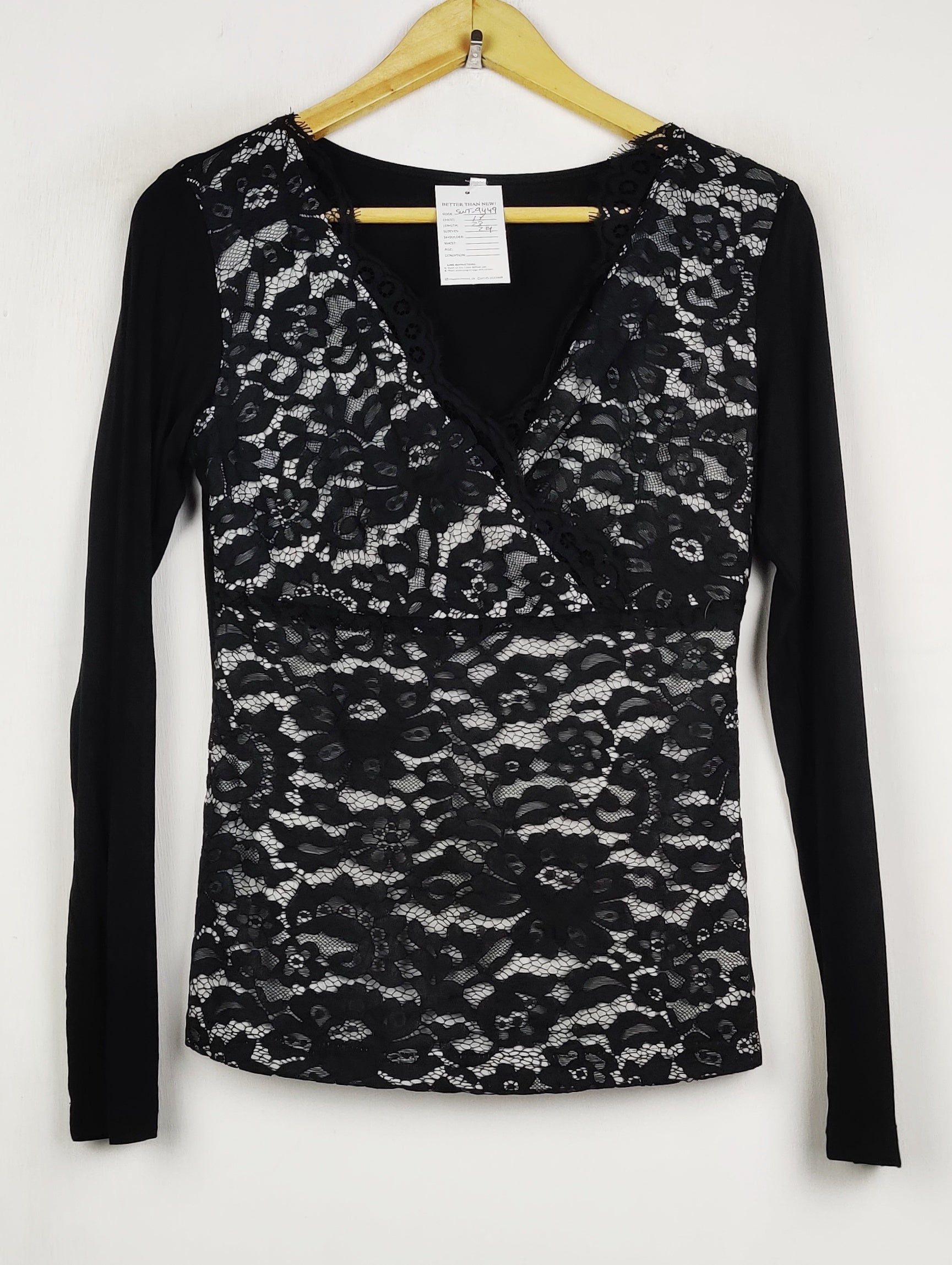 Buy online pre-used pre-loved 100% authentic & Original branded Unknown Brand (SWT-9449) available in Pakistan. Top international brands avilable.