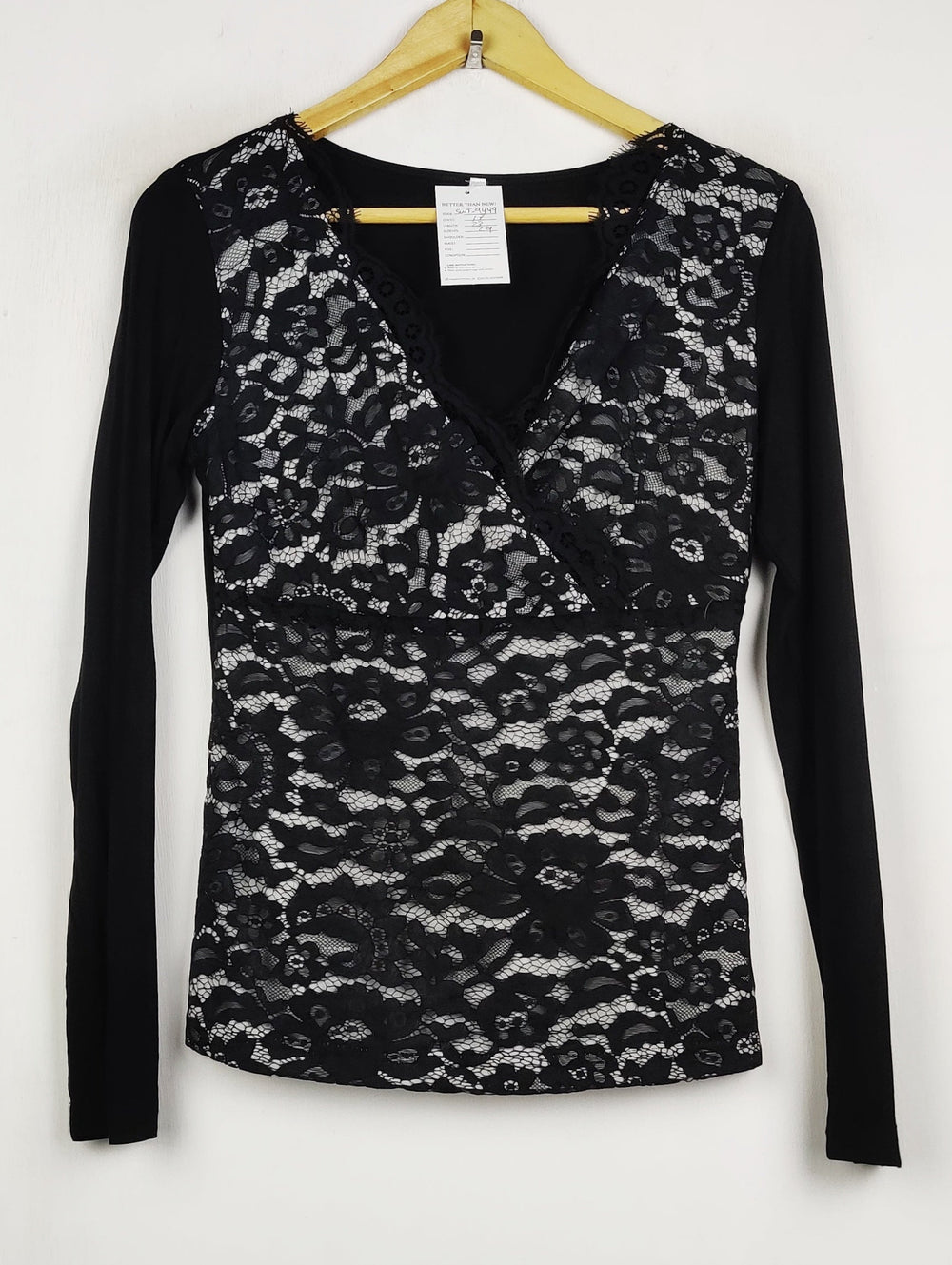 Buy online pre-used pre-loved 100% authentic & Original branded Unknown Brand (SWT-9449) available in Pakistan. Top international brands avilable.