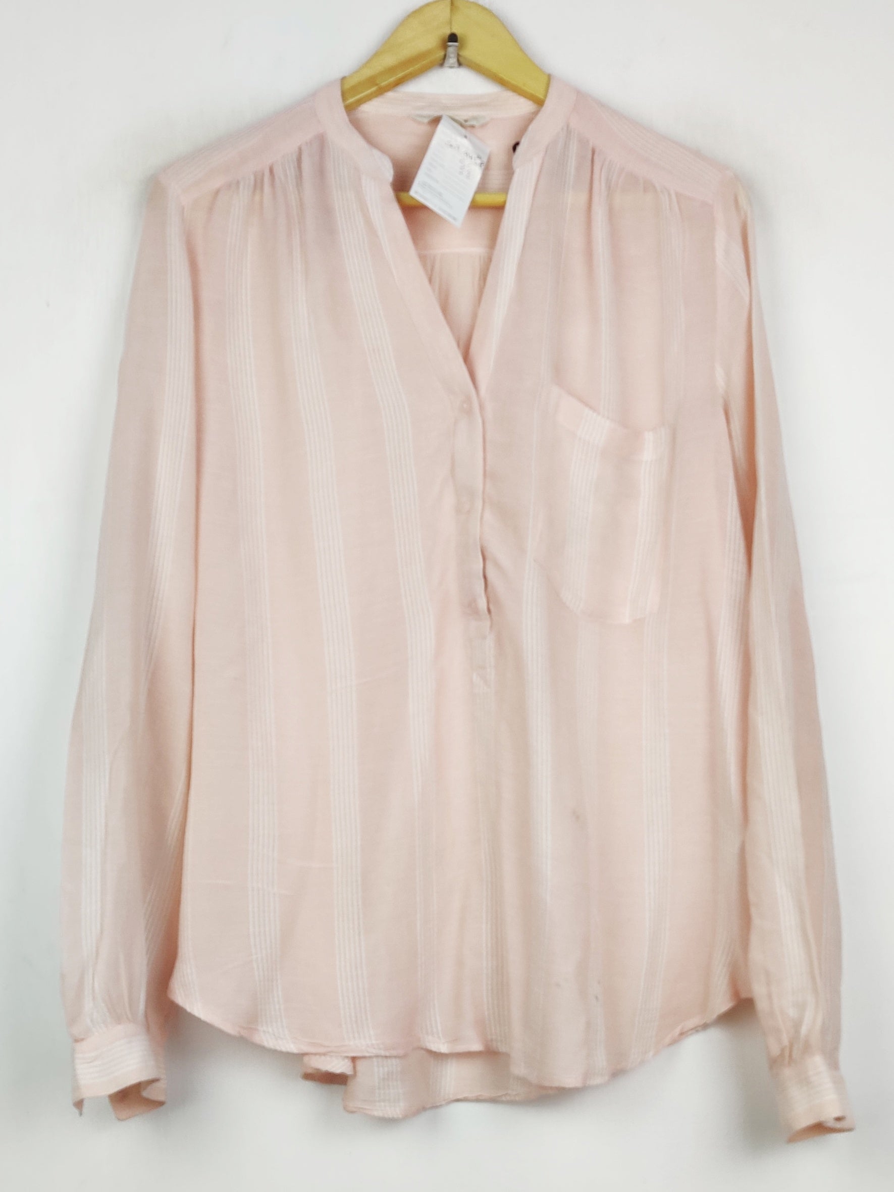 Buy online pre-used pre-loved 100% authentic & Original branded H&M (SWT-9458) available in Pakistan. Top international brands avilable.