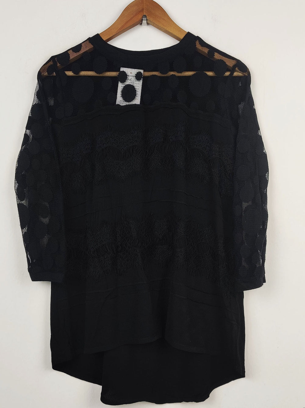 Buy online pre-used pre-loved 100% authentic & Original branded Summum Women (SWT-945) available in Pakistan. Top international brands avilable.