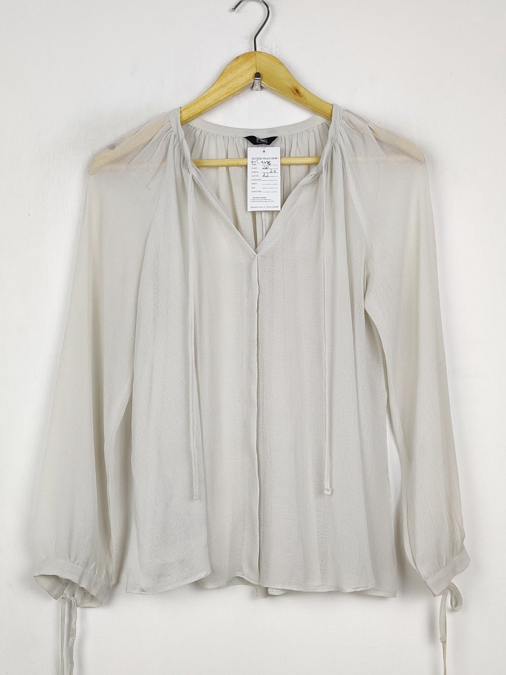 Buy online pre-used pre-loved 100% authentic & Original branded F&F (SWT-9476) available in Pakistan. Top international brands avilable.