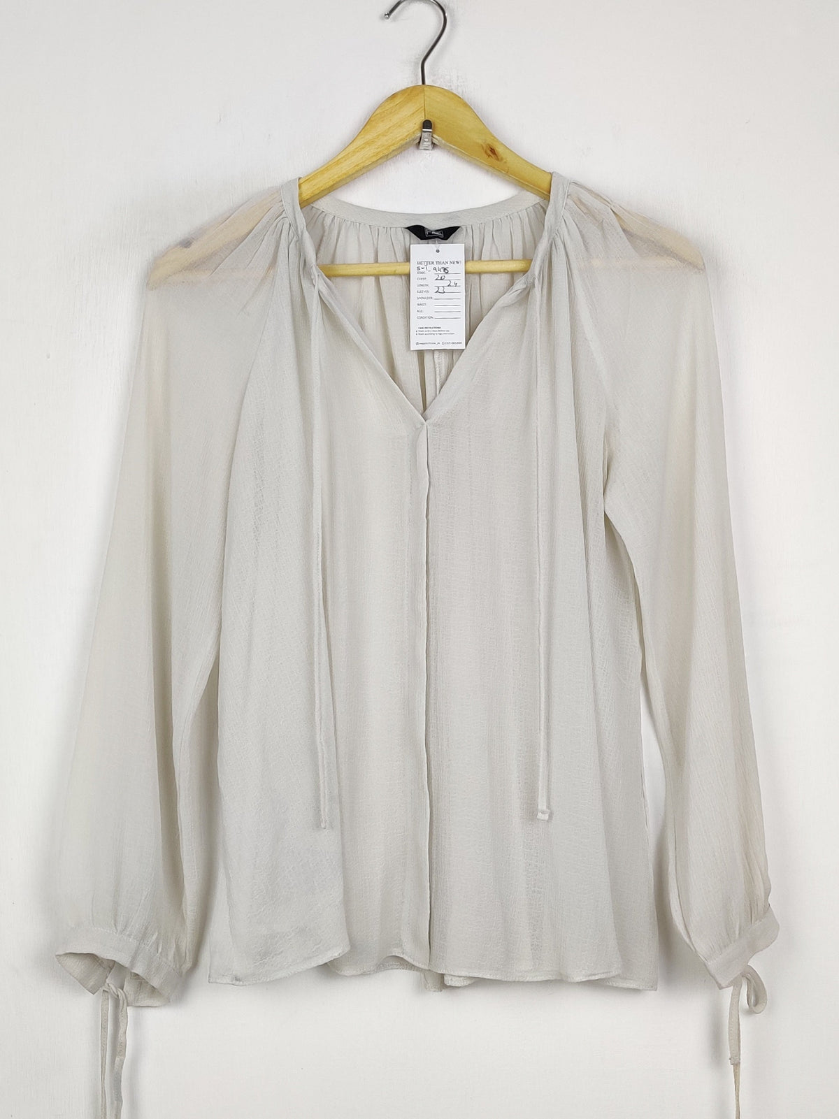 Buy online pre-used pre-loved 100% authentic & Original branded F&F (SWT-9476) available in Pakistan. Top international brands avilable.