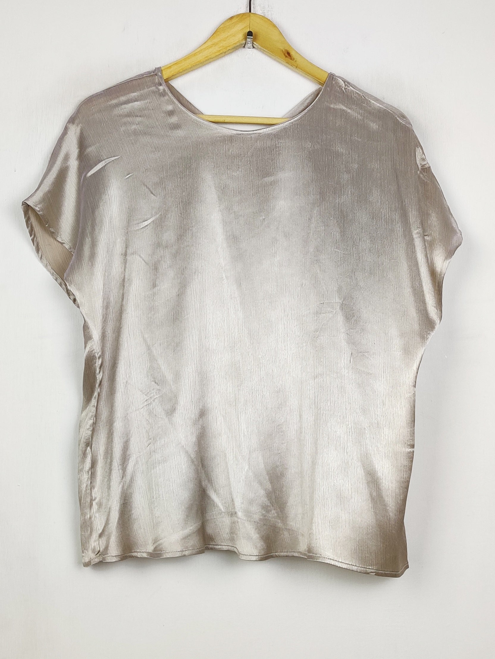 Buy online pre-used pre-loved 100% authentic & Original branded Primark (SWT-9489) available in Pakistan. Top international brands avilable.