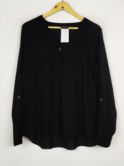 Buy online pre-used pre-loved 100% authentic & Original branded Dorothy Perkins (SWT-9521) available in Pakistan. Top international brands avilable.