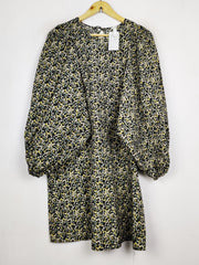 Buy online pre-used pre-loved 100% authentic & Original branded H&M (SWT-9525) available in Pakistan. Top international brands avilable.