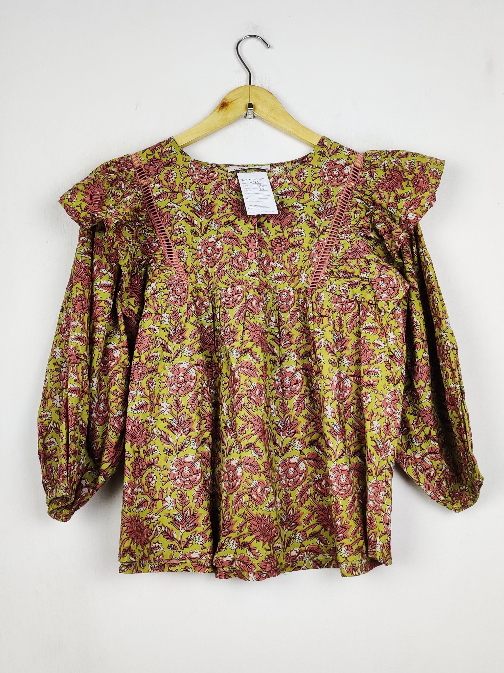 Buy online pre-used pre-loved 100% authentic & Original branded Pull&Bear (SWT-9529) available in Pakistan. Top international brands avilable.