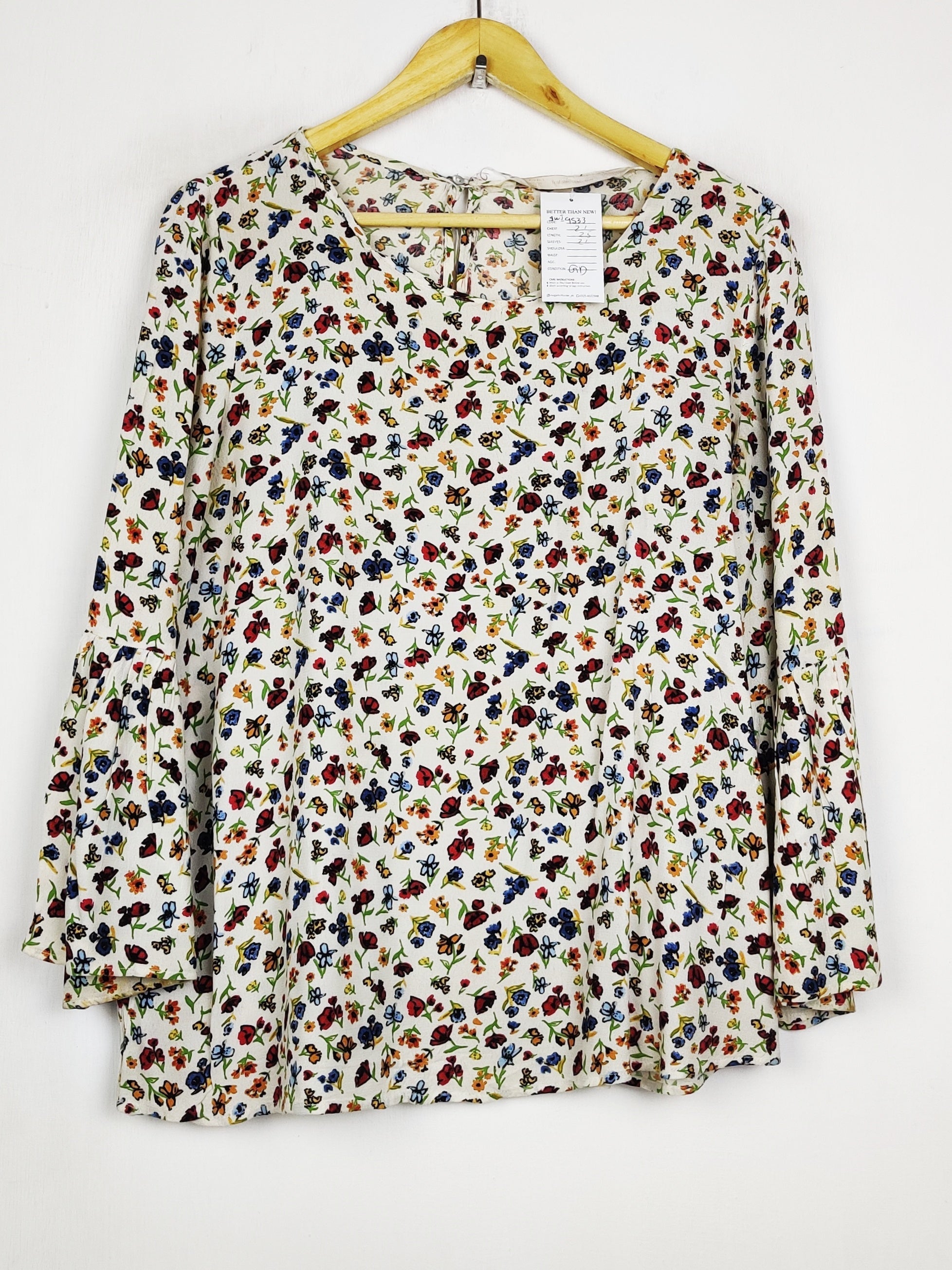 Buy online pre-used pre-loved 100% authentic & Original branded Zara (SWT-9533) available in Pakistan. Top international brands avilable.