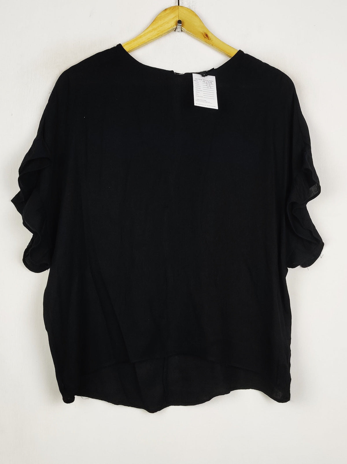 Buy online pre-used pre-loved 100% authentic & Original branded River Island (SWT-9538) available in Pakistan. Top international brands avilable.