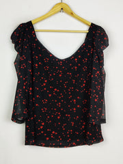 Buy online pre-used pre-loved 100% authentic & Original branded Unknown Brand (SWT-9544) available in Pakistan. Top international brands avilable.