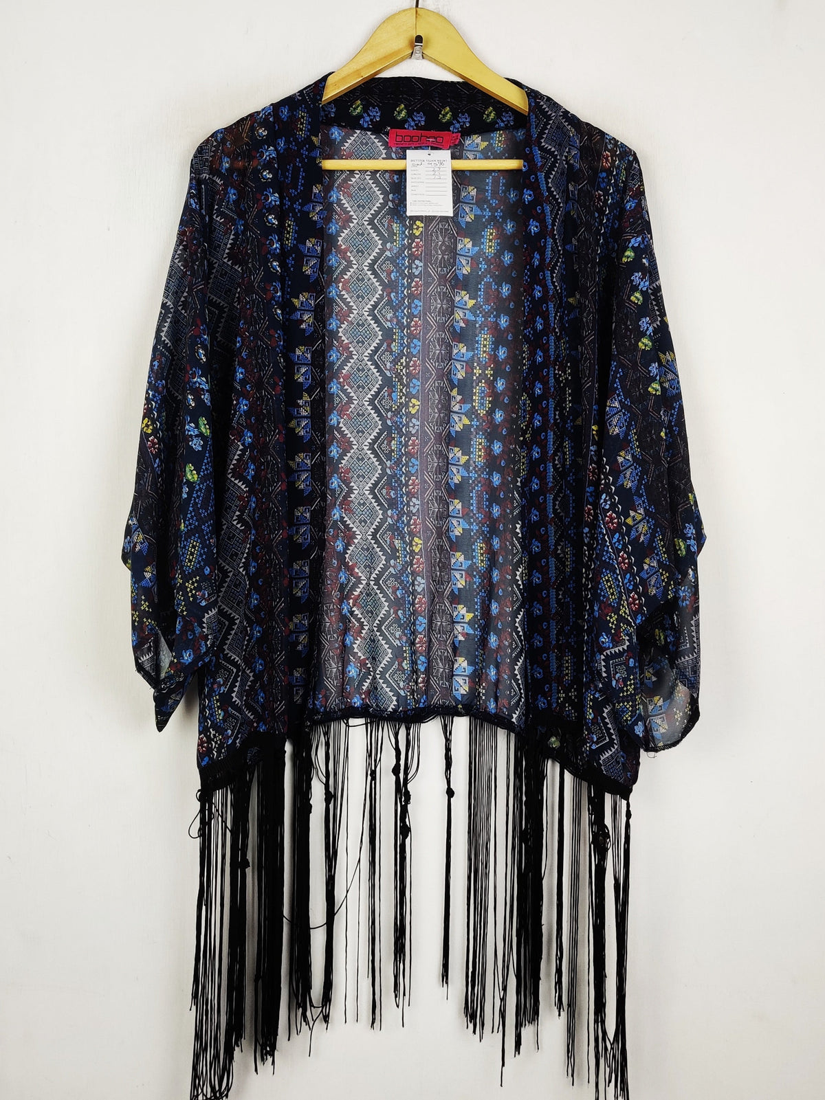 Buy online pre-used pre-loved 100% authentic & Original branded Boohoo (SWT-9576) available in Pakistan. Top international brands avilable.