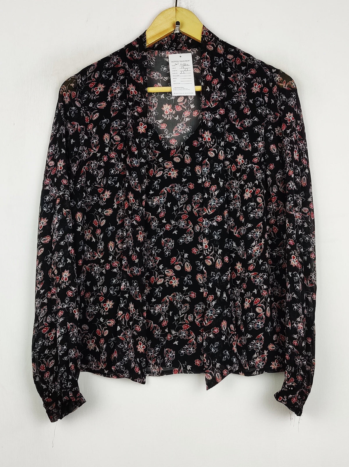 Buy online pre-used pre-loved 100% authentic & Original branded Unknown Brand (SWT-9580) available in Pakistan. Top international brands avilable.