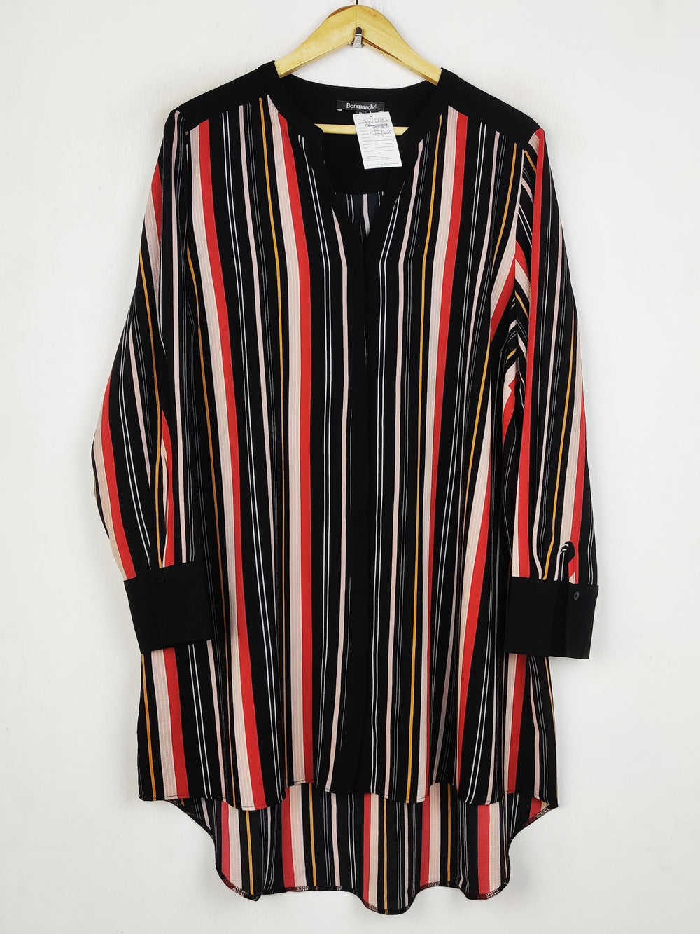 Buy online pre-used pre-loved 100% authentic & Original branded Bonmarche (SWT-9603) available in Pakistan. Top international brands avilable.