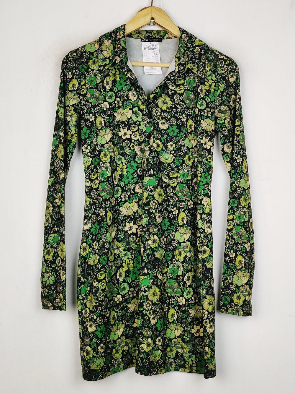 Buy online pre-used pre-loved 100% authentic & Original branded Zara (SWT-9608) available in Pakistan. Top international brands avilable.
