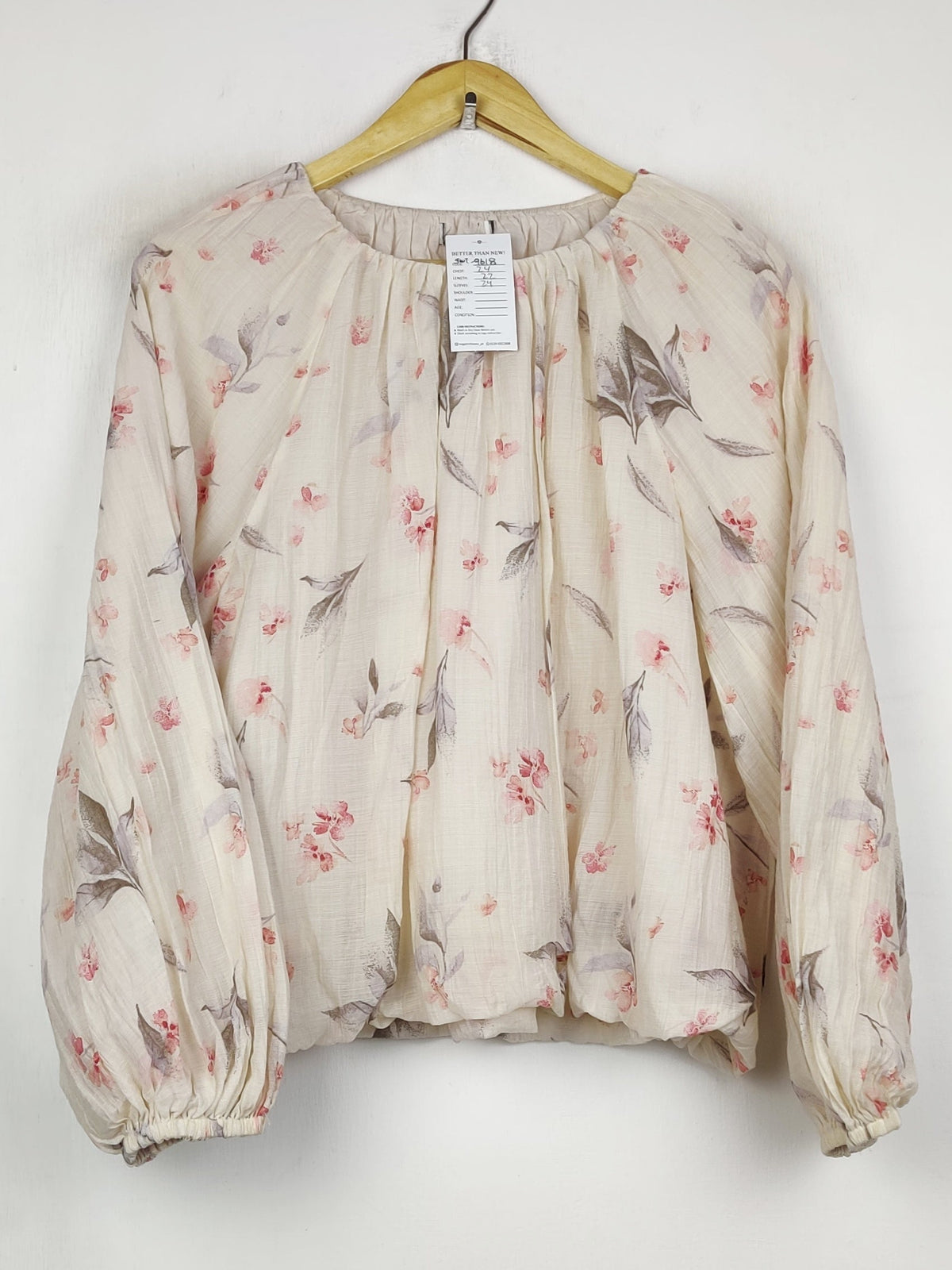 Buy online pre-used pre-loved 100% authentic & Original branded Unknown Brand (SWT-9618) available in Pakistan. Top international brands avilable.