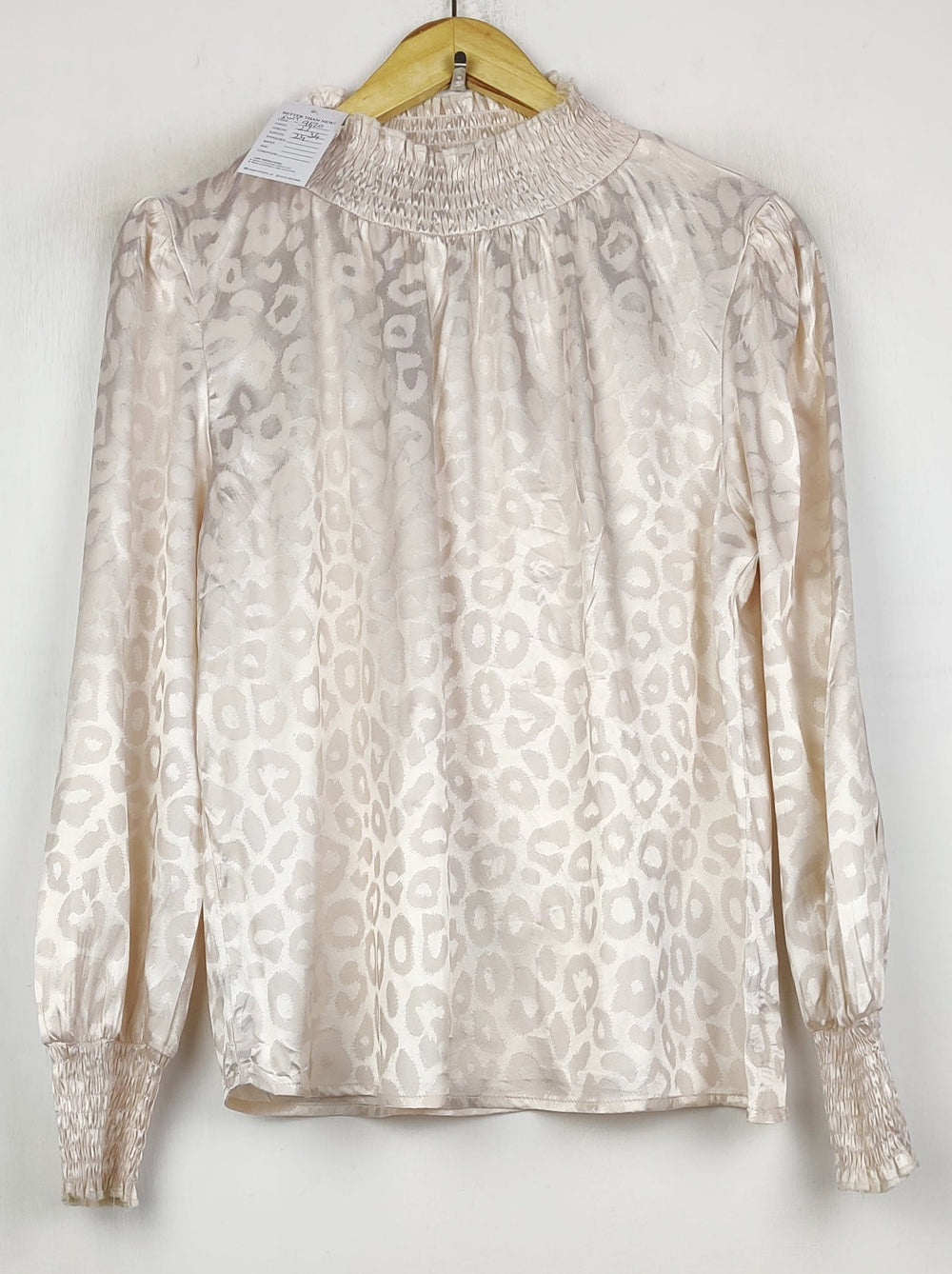 Buy online pre-used pre-loved 100% authentic & Original branded Shein (SWT-9620) available in Pakistan. Top international brands avilable.