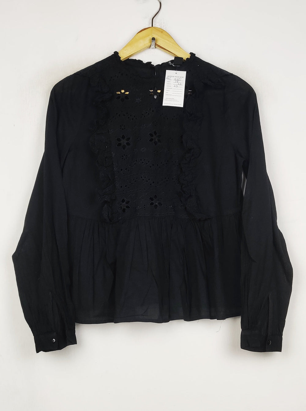 Buy online pre-used pre-loved 100% authentic & Original branded New Look (SWT-9621) available in Pakistan. Top international brands avilable.
