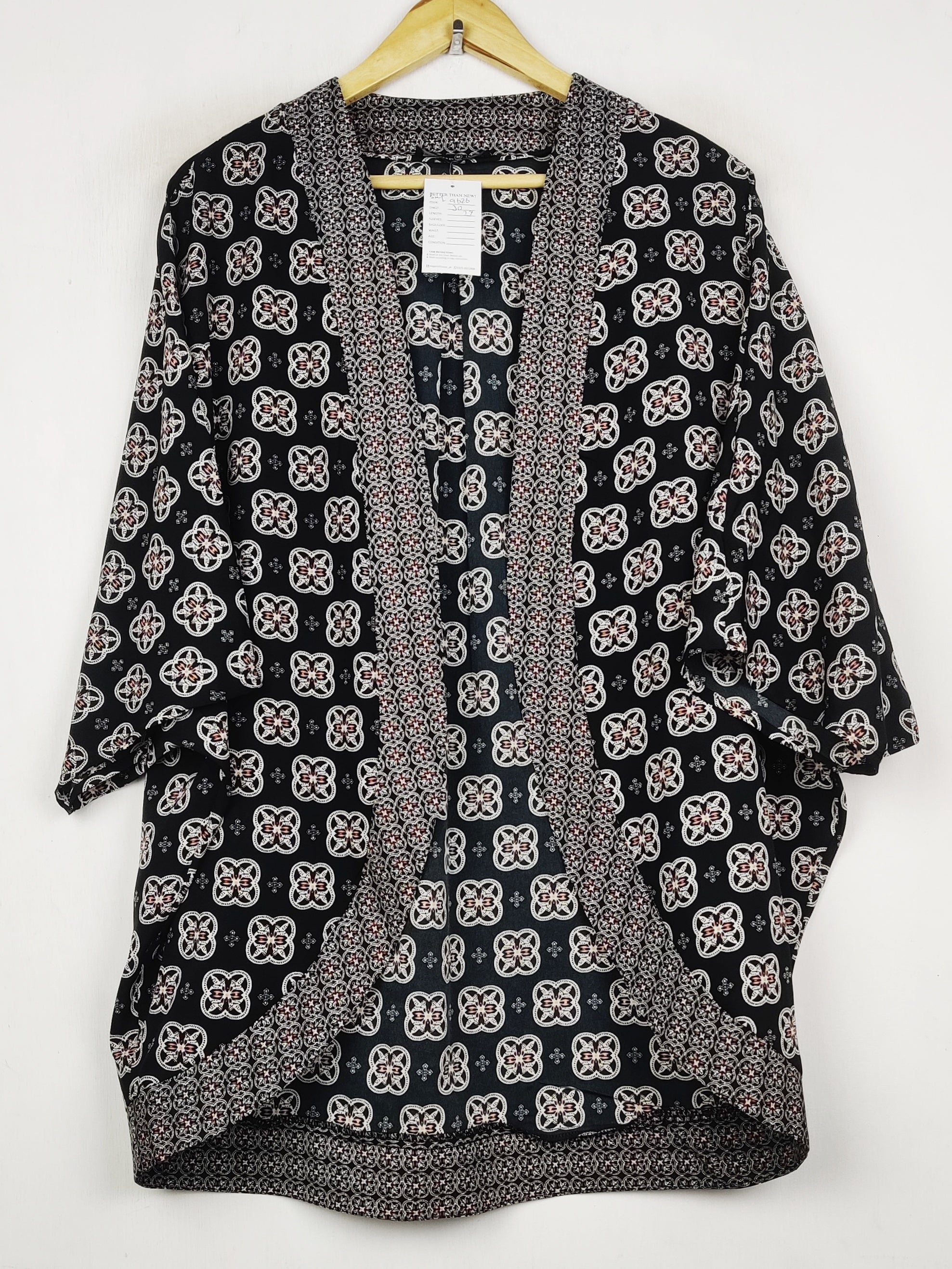 Buy online pre-used pre-loved 100% authentic & Original branded Atmosphere (SWT-9626) available in Pakistan. Top international brands avilable.