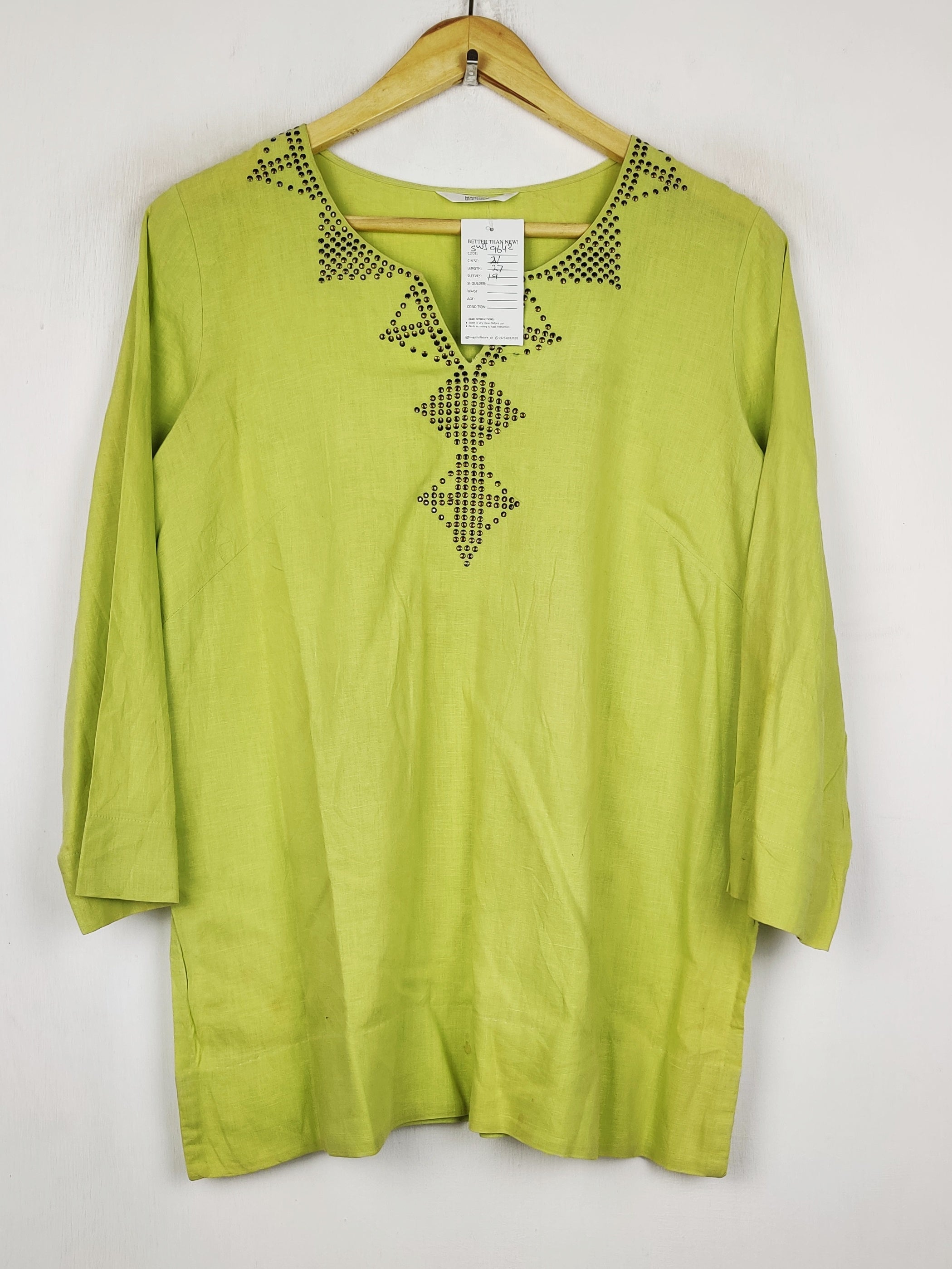 Buy online pre-used pre-loved 100% authentic & Original branded Marks & Spencer (SWT-9642) available in Pakistan. Top international brands avilable.