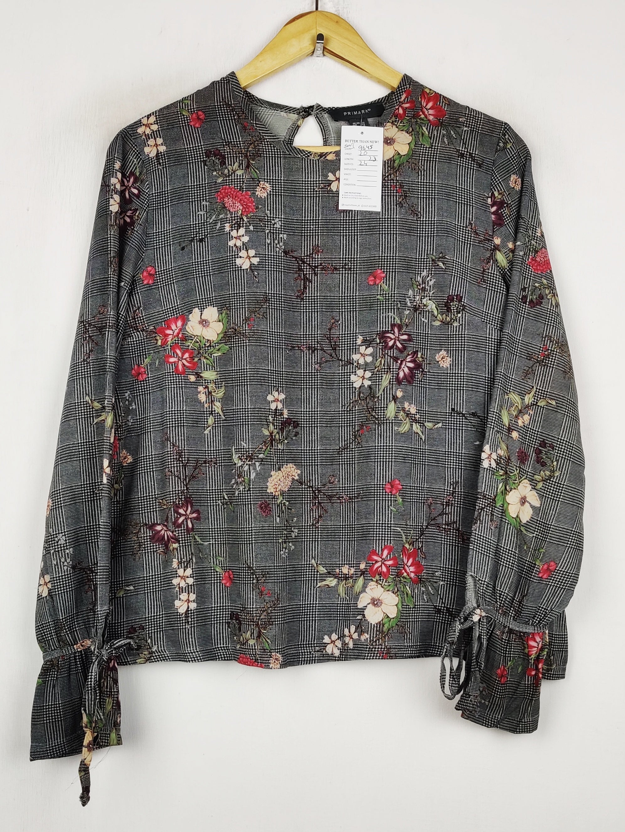 Buy online pre-used pre-loved 100% authentic & Original branded Primark (SWT-9645) available in Pakistan. Top international brands avilable.