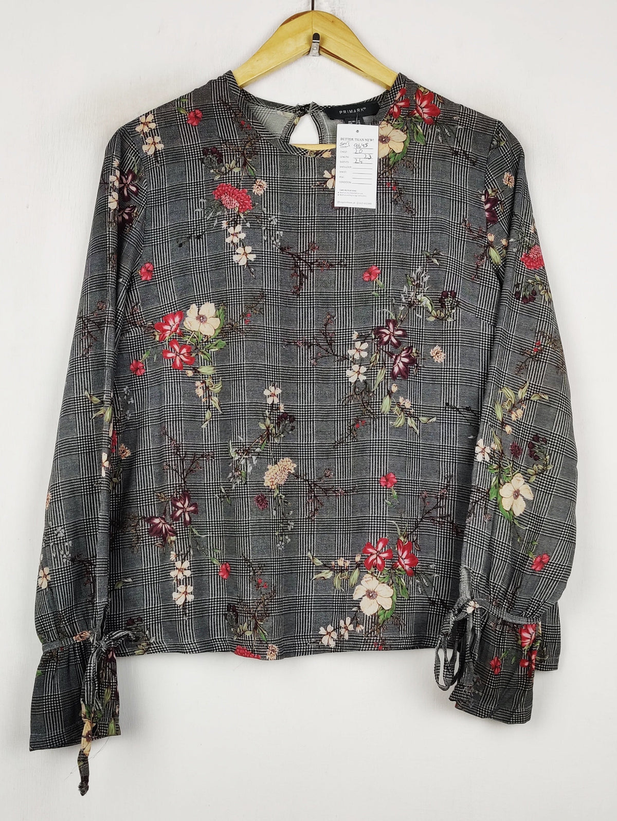 Buy online pre-used pre-loved 100% authentic & Original branded Primark (SWT-9645) available in Pakistan. Top international brands avilable.