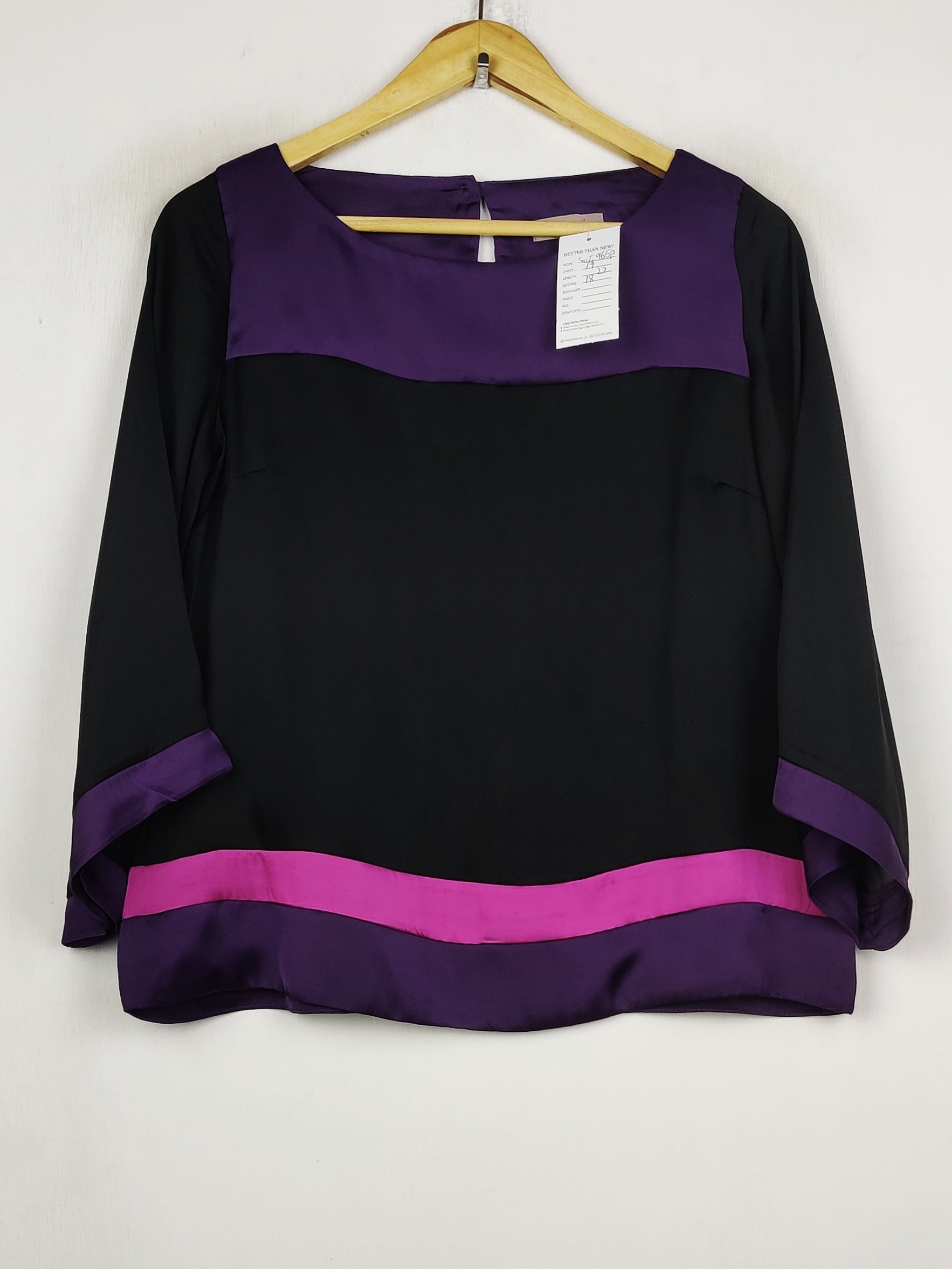 Buy online pre-used pre-loved 100% authentic & Original branded A Wear (SWT-9652) available in Pakistan. Top international brands avilable.