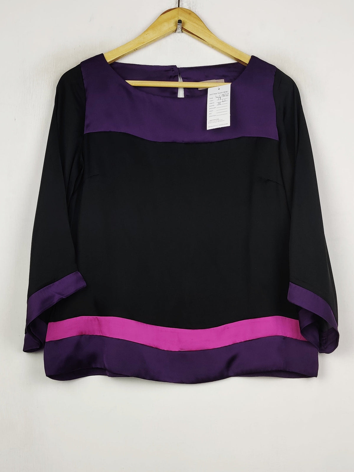 Buy online pre-used pre-loved 100% authentic & Original branded A Wear (SWT-9652) available in Pakistan. Top international brands avilable.
