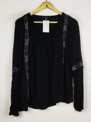 Buy online pre-used pre-loved 100% authentic & Original branded Atmosphere (SWT-9656) available in Pakistan. Top international brands avilable.