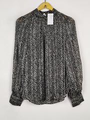 Buy online pre-used pre-loved 100% authentic & Original branded H&M (SWT-9680) available in Pakistan. Top international brands avilable.