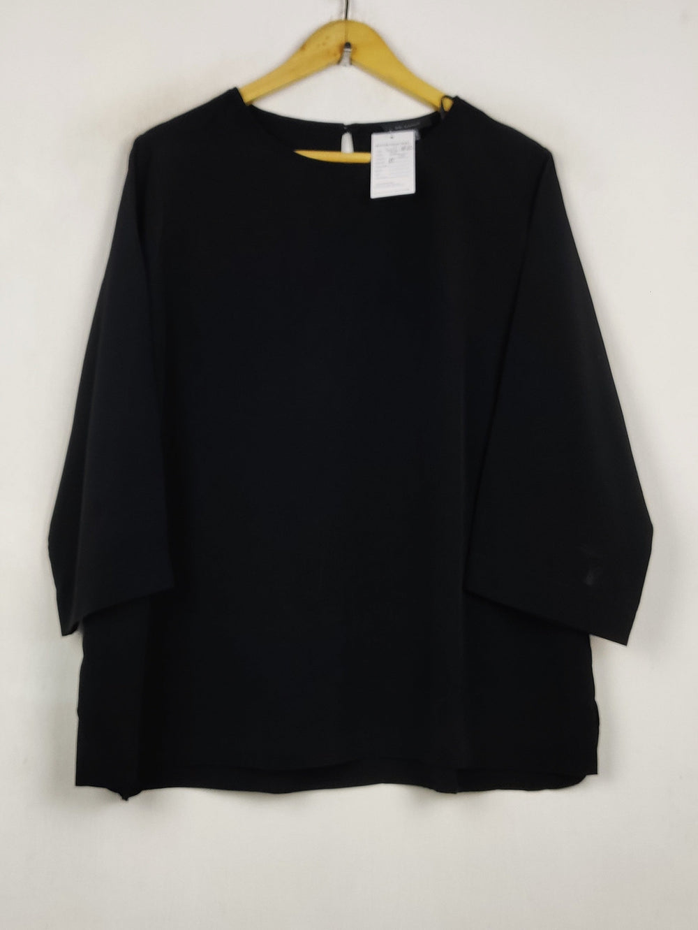 Buy online pre-used pre-loved 100% authentic & Original branded Primark (SWT-9682) available in Pakistan. Top international brands avilable.