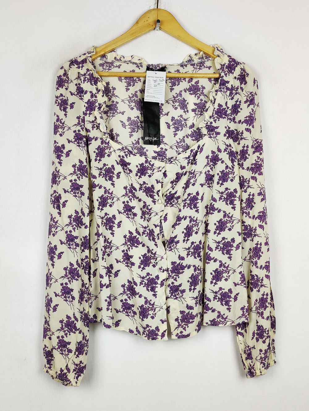 Buy online pre-used pre-loved 100% authentic & Original branded Nasty Gal (SWT-9686) available in Pakistan. Top international brands avilable.