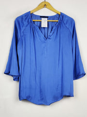 Buy online pre-used pre-loved 100% authentic & Original branded Marks & Spencer (SWT-9688) available in Pakistan. Top international brands avilable.