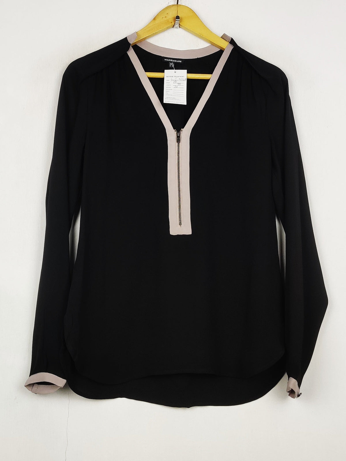 Buy online pre-used pre-loved 100% authentic & Original branded Warehouse (SWT-9728) available in Pakistan. Top international brands avilable.