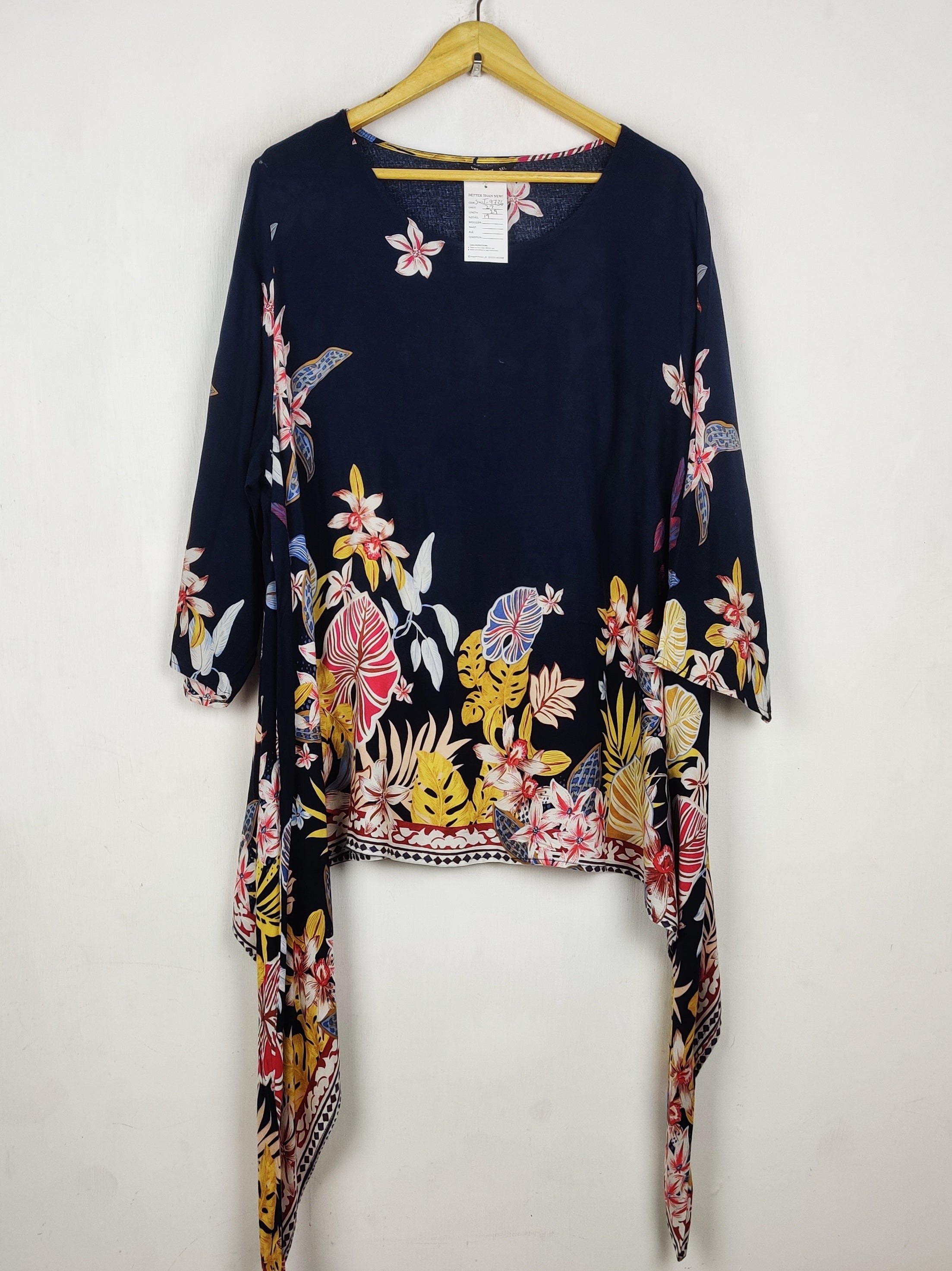 Buy online pre-used pre-loved 100% authentic & Original branded Shein (SWT-9736) available in Pakistan. Top international brands avilable.