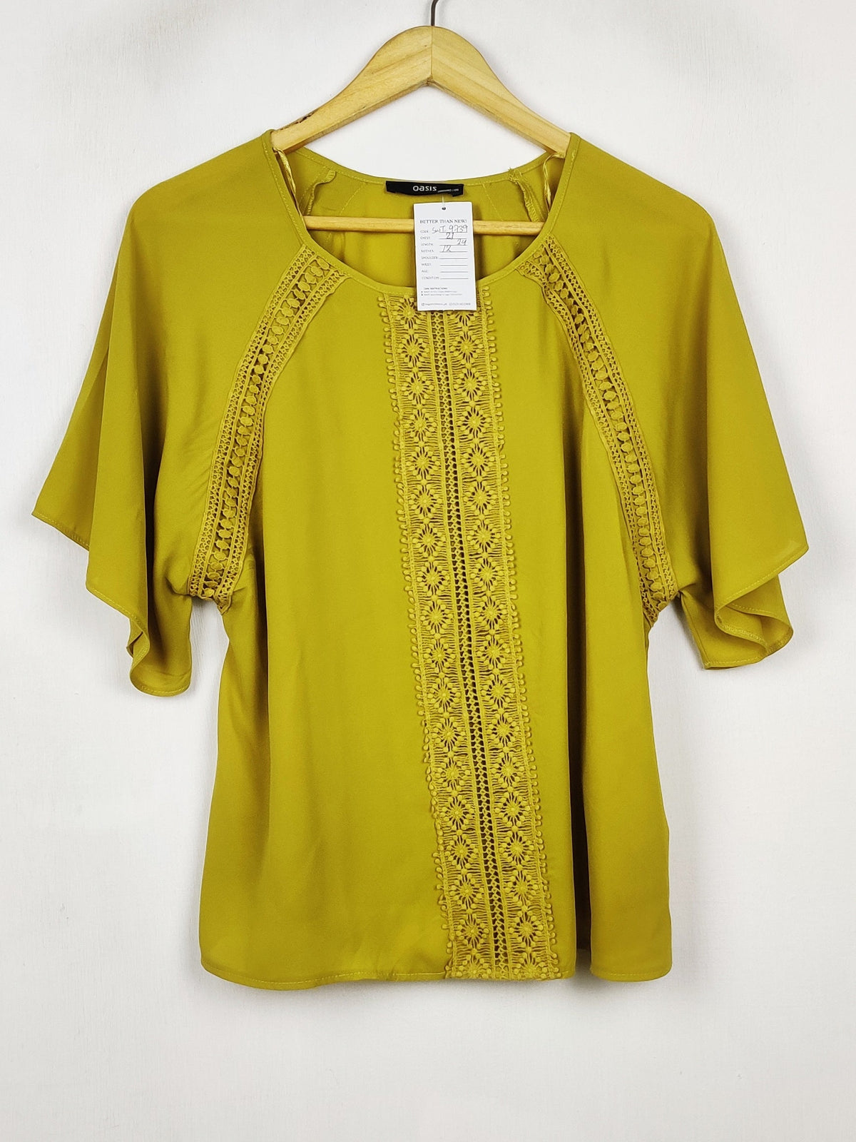Buy online pre-used pre-loved 100% authentic & Original branded Oasis (SWT-9739) available in Pakistan. Top international brands avilable.