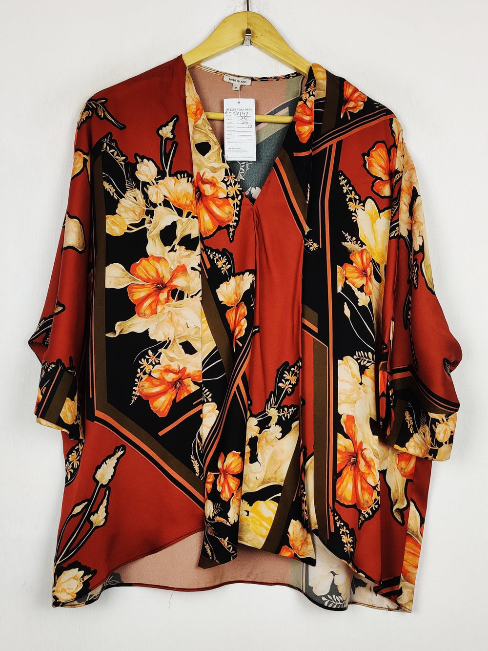 Buy online pre-used pre-loved 100% authentic & Original branded River Island (SWT-9742) available in Pakistan. Top international brands avilable.