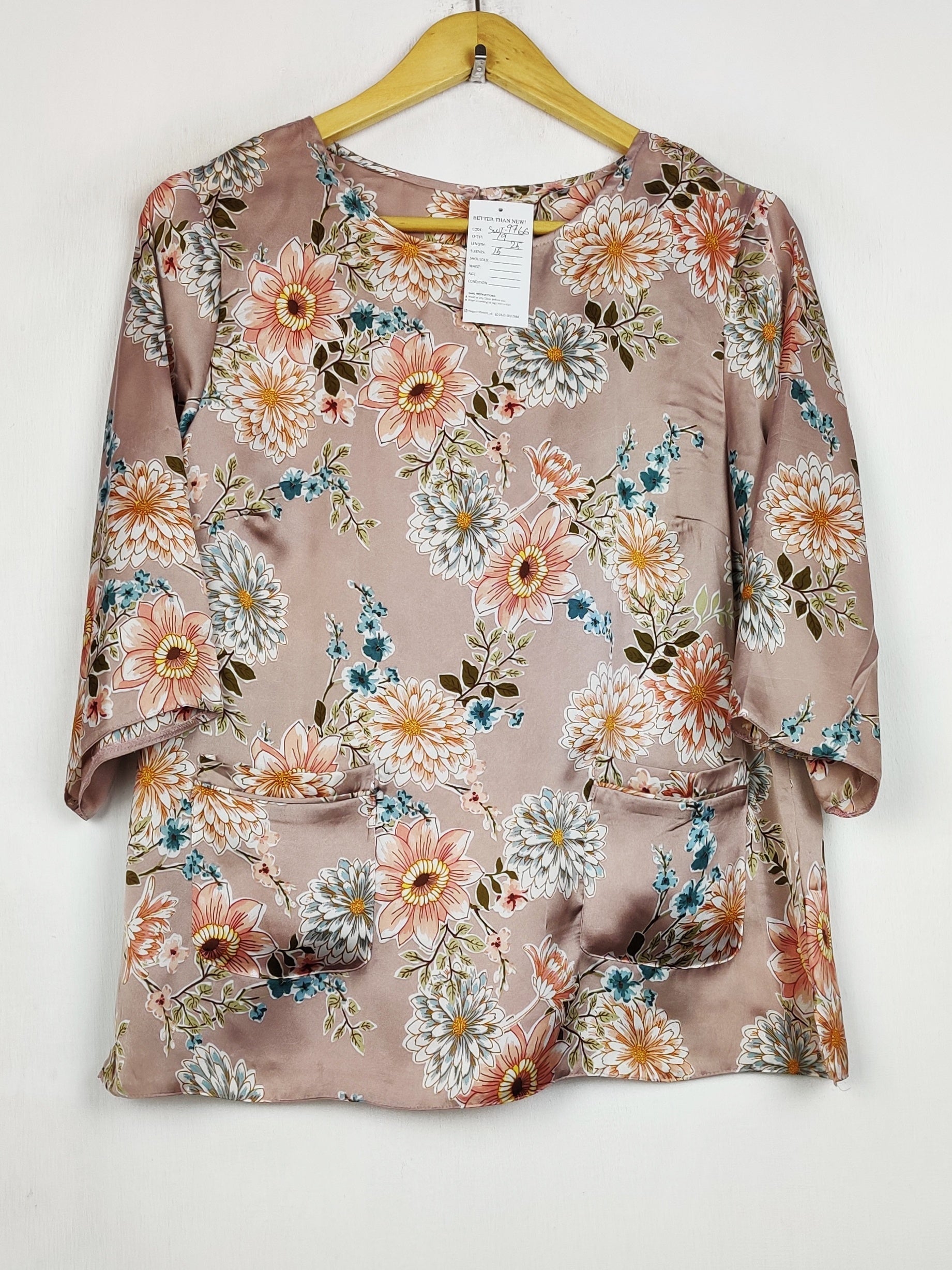Buy online pre-used pre-loved 100% authentic & Original branded Unknown Brand (SWT-9766) available in Pakistan. Top international brands avilable.