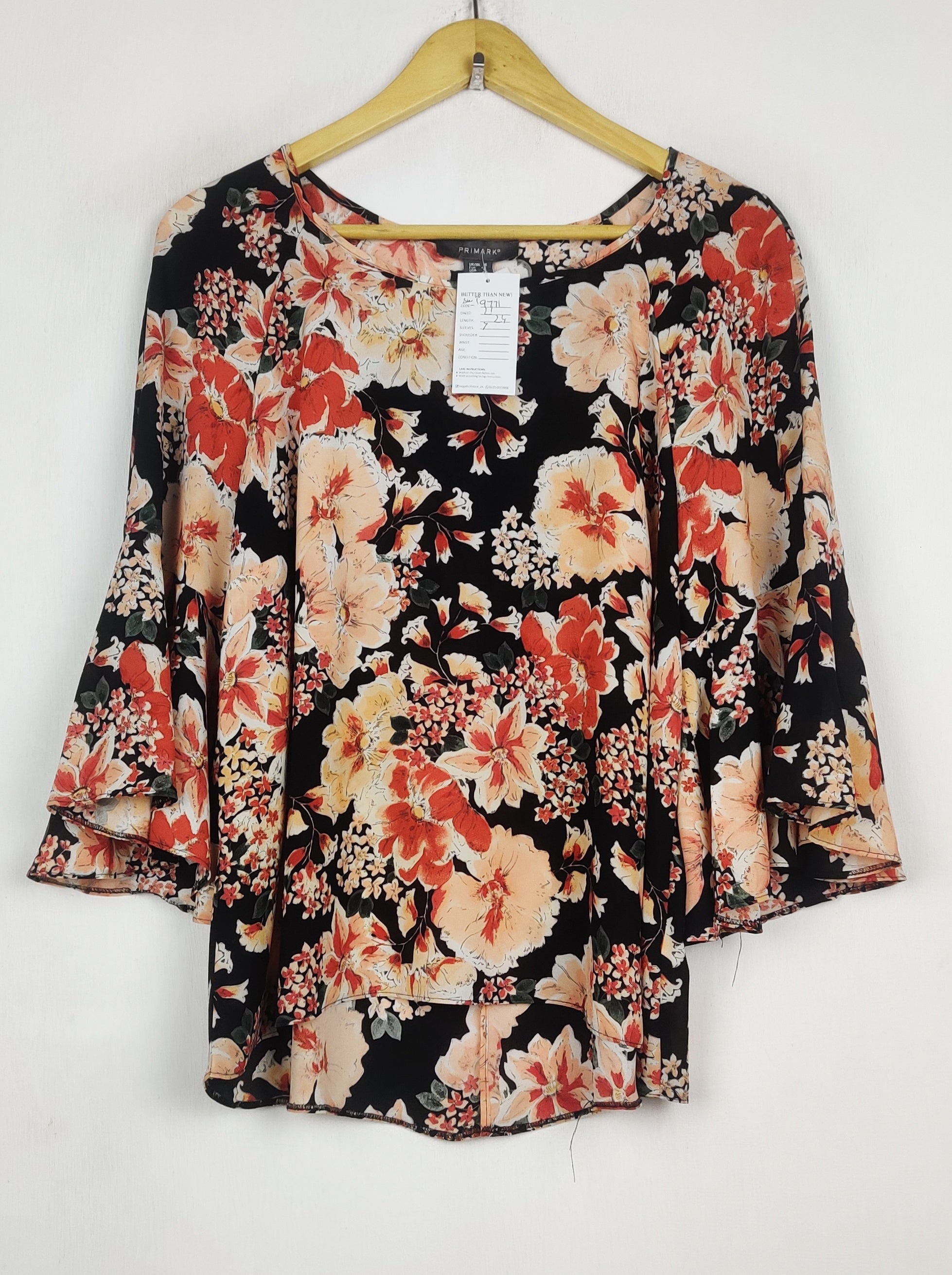 Buy online pre-used pre-loved 100% authentic & Original branded Primark (SWT-9771) available in Pakistan. Top international brands avilable.